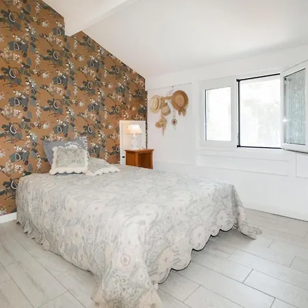 Casa vacanze 3 Bedroom Stunning In Talasani