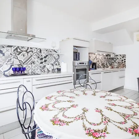 3 Bedroom Stunning In Casa vacanze