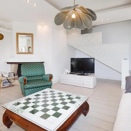 3 Bedroom Stunning In *